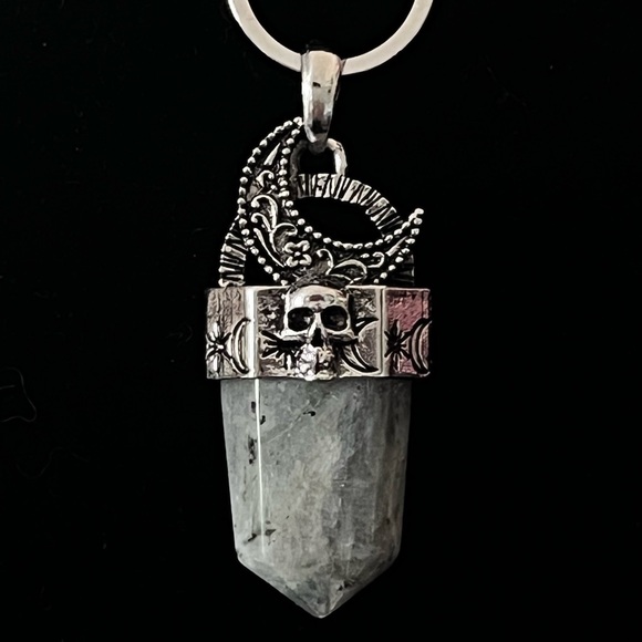 Hand Crafted Labradorite Silver and Black Pendant Necklace - Picture 3 of 4